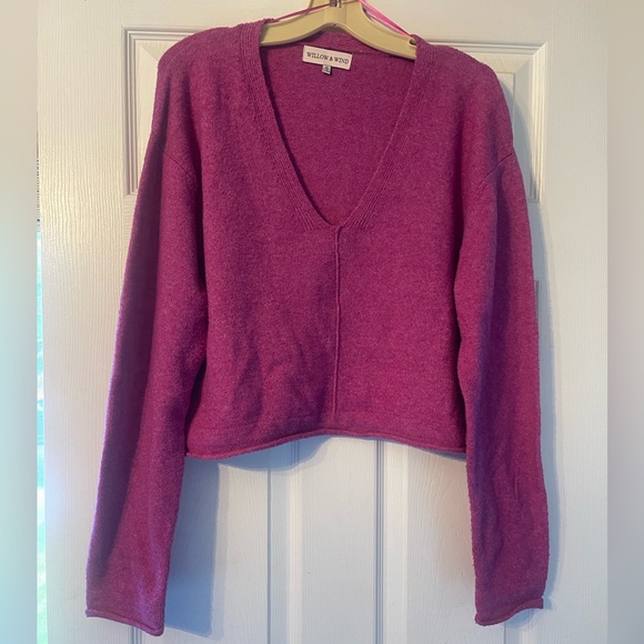Fushia Sweater Size M - Picture 1 of 1